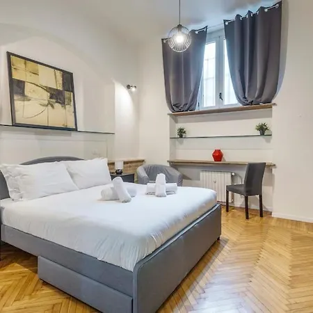 Comfortable 3 Bedrooms Apartment Few Steps From Duomo-2